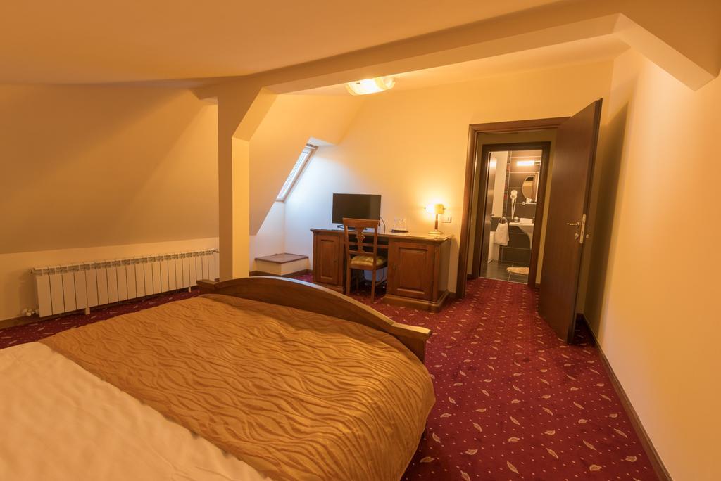 Edelweiss Poiana Hotels Poiana Braşov Oda fotoğraf